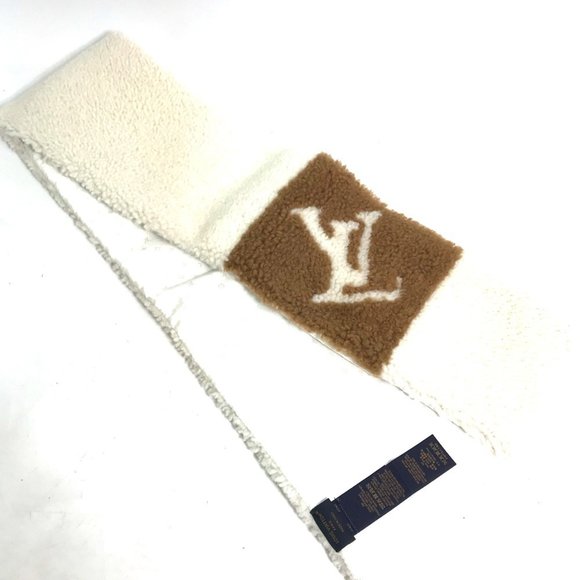LOUIS VUITTON Beige Scarf - Picture 1 of 8